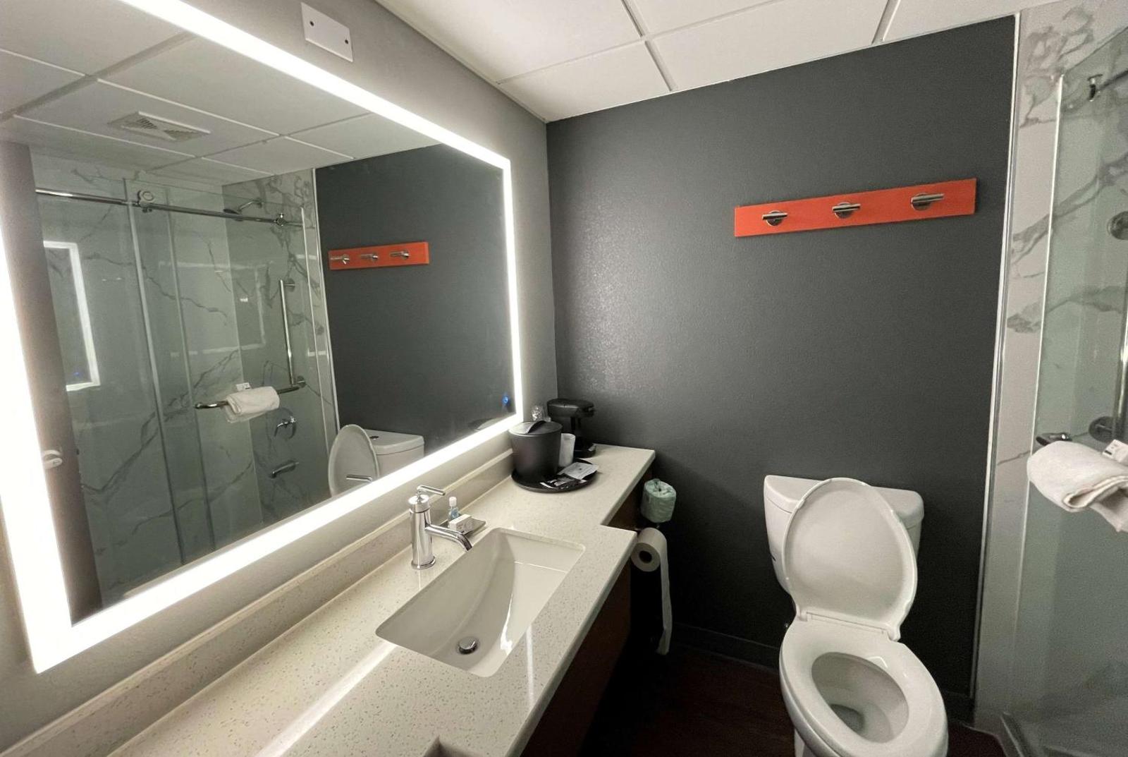 La Quinta Inn & Suites by Wyndham Fayetteville I-95
