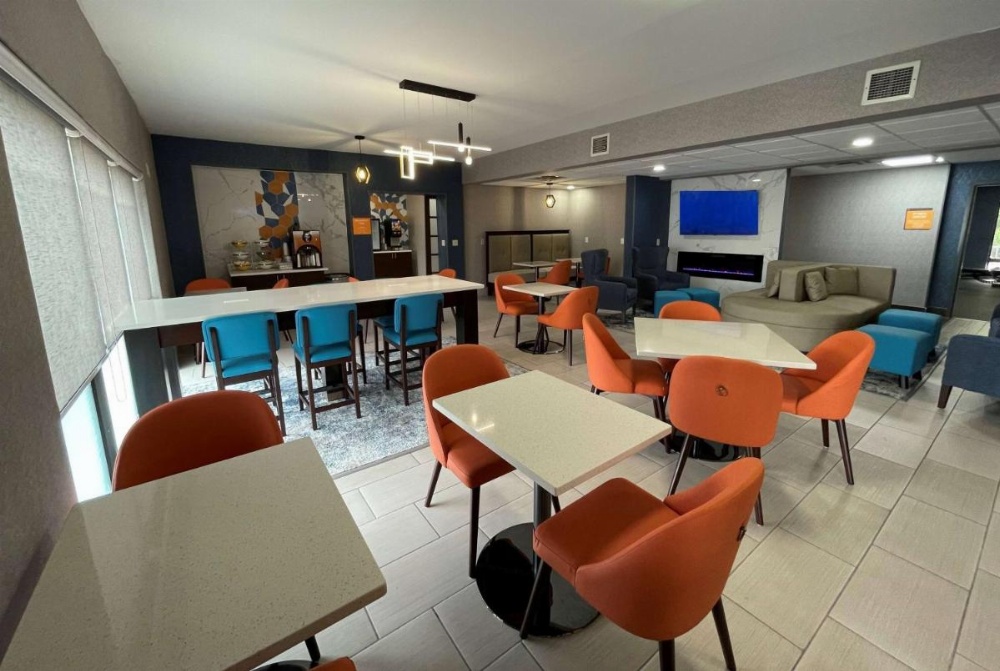 La Quinta Inn & Suites by Wyndham Fayetteville I-95 Image 13
