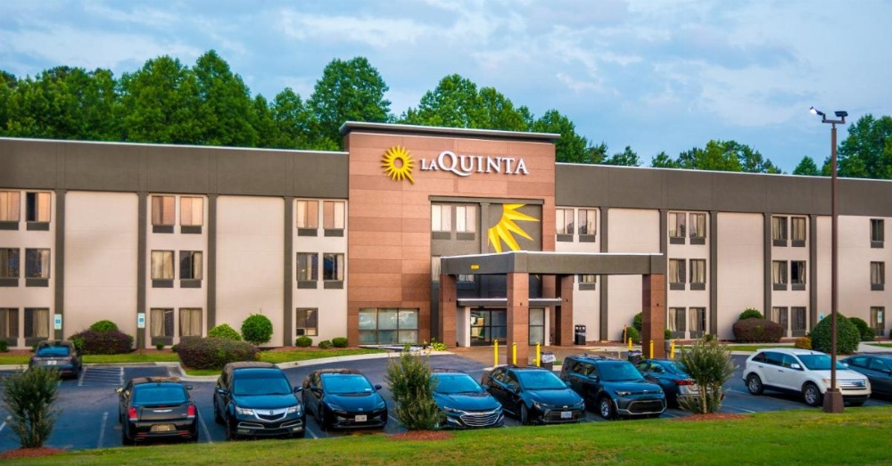 La Quinta Inn & Suites by Wyndham Fayetteville I-95 Image 27