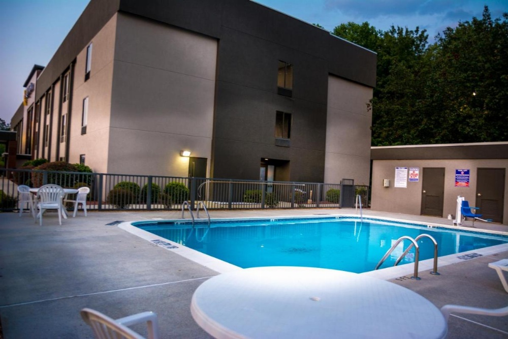 La Quinta Inn & Suites by Wyndham Fayetteville I-95 Image 31